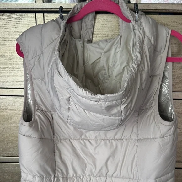 Columbia Women's Pike Lake Long Beige Puffer Vest - Picture 3 of 6